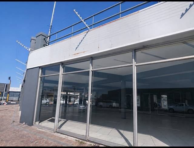 824M² SHOWROOM FOR SALE IN GLENLILLY